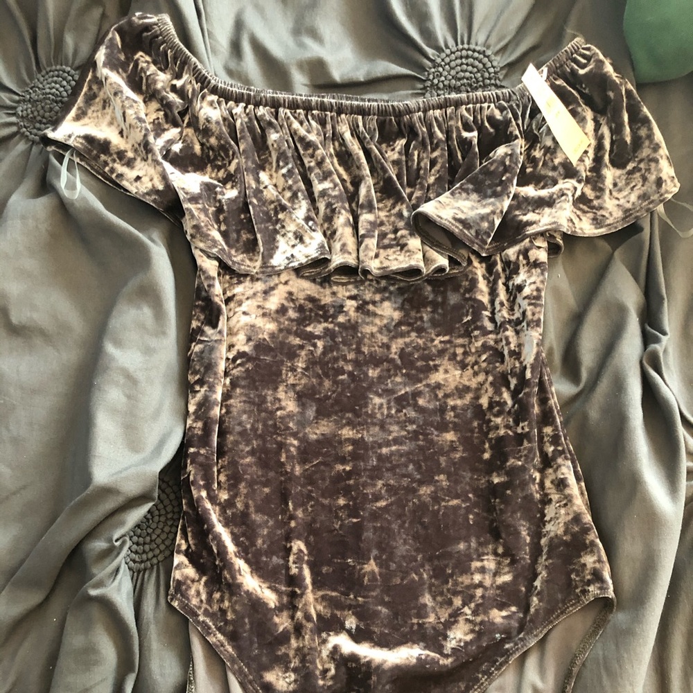 American Eagle Off The Shoulder Velvet Bodysuit